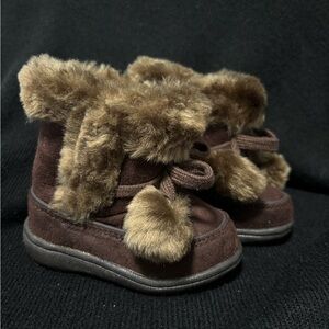 Oopsie Daisy Brown Girls Sz 3 Infant Pom Pom Pow Wow Moccasins Boots